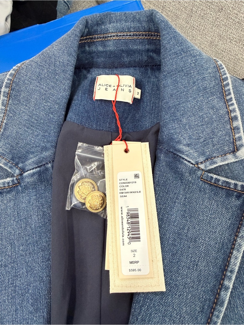 Alice + Olivia Lana Denim Sculpted Blazer NWT - Picture 4 of 5